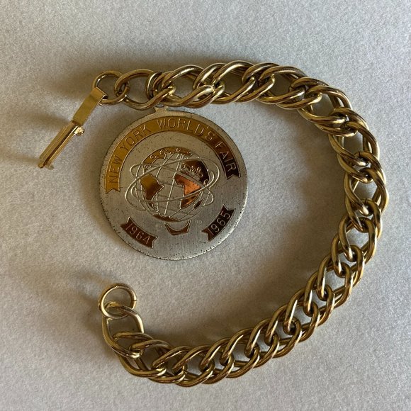 Vintage Retro Charm Bracelet New York World's Fair 1964-65 Souvenir Silver Gold - Picture 14 of 16